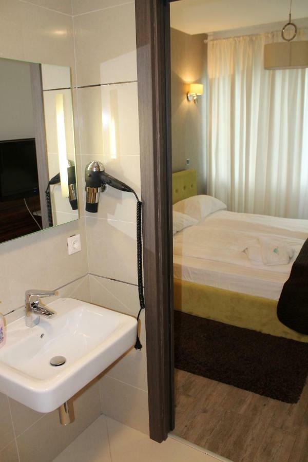 Silver Mountain Apartment A32 - 3 Rooms 3 Bathrooms Poiana Brasov Exterior photo